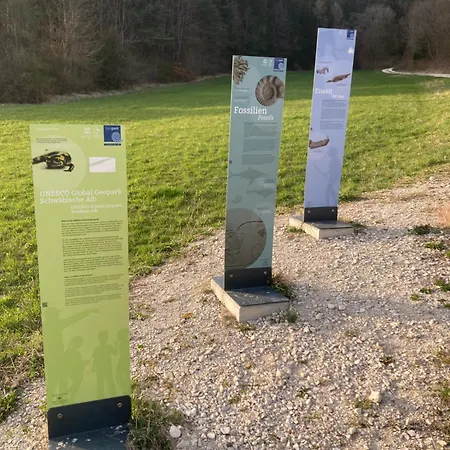 Panoramablick Mit Premium-wanderwegen Vor Der Haustuer Lägenhet