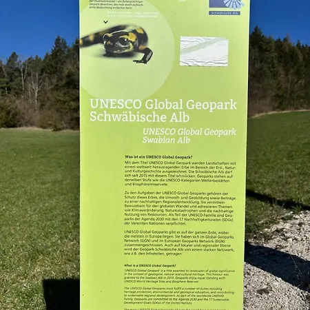 Panoramablick Mit Premium-wanderwegen Vor Der Haustuer Albstadt