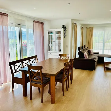 Апартаменты Panoramablick Mit Premium-wanderwegen Vor Der Haustuer Альбштадт