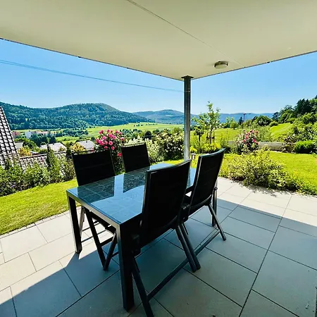 アパート Panoramablick Mit Premium-wanderwegen Vor Der Haustuer アルプシュタット