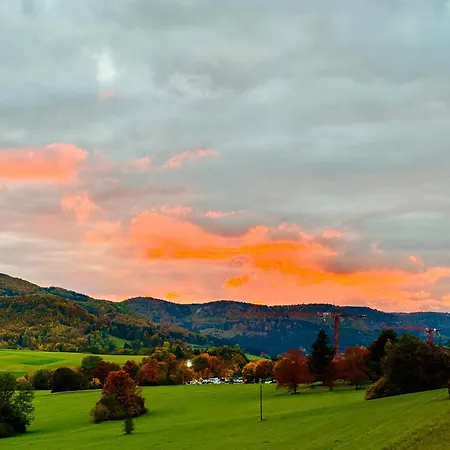 Panoramablick Mit Premium-wanderwegen Vor Der Haustuer Apartamento