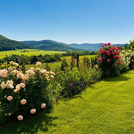 Panoramablick Mit Premium-wanderwegen Vor Der Haustuer Lägenhet
