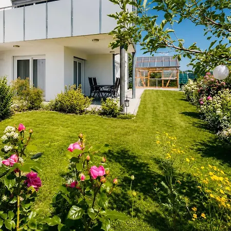 Panoramablick Mit Premium-wanderwegen Vor Der Haustuer * Albstadt
