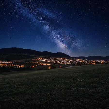 Panoramablick Mit Premium-wanderwegen Vor Der Haustuer Albstadt